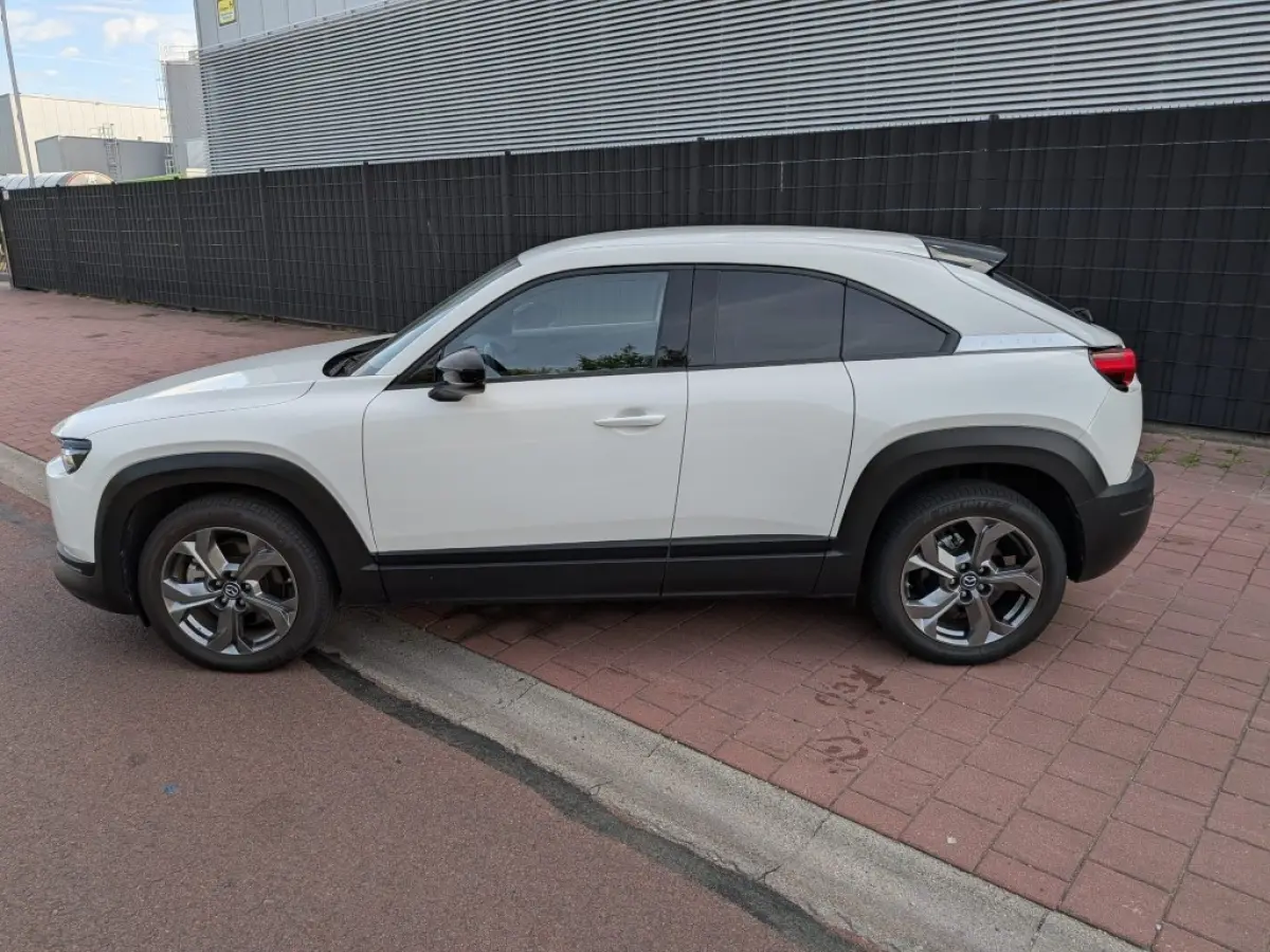 e-SkyActiv 145 First Edition 36 kWh