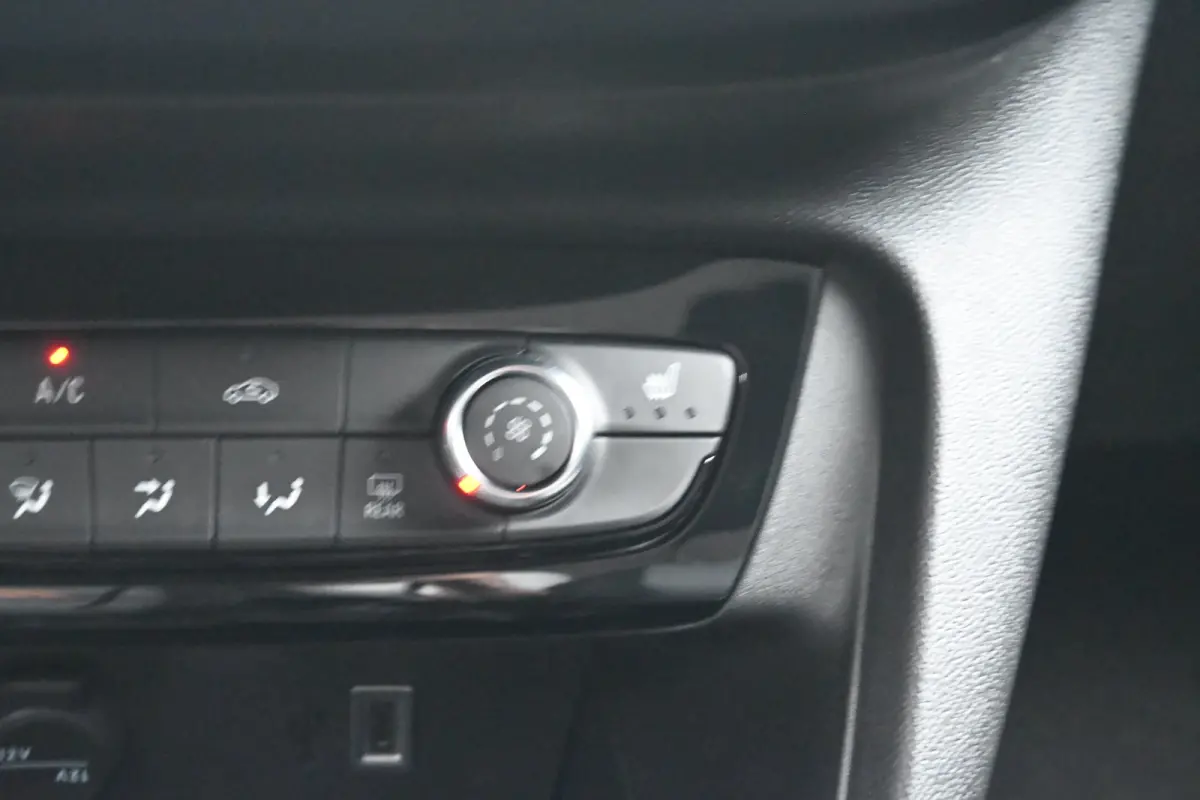 Edition 1.2T 100pk | Navigatie By App | Achteruitrijcamera | Cruise Control | !