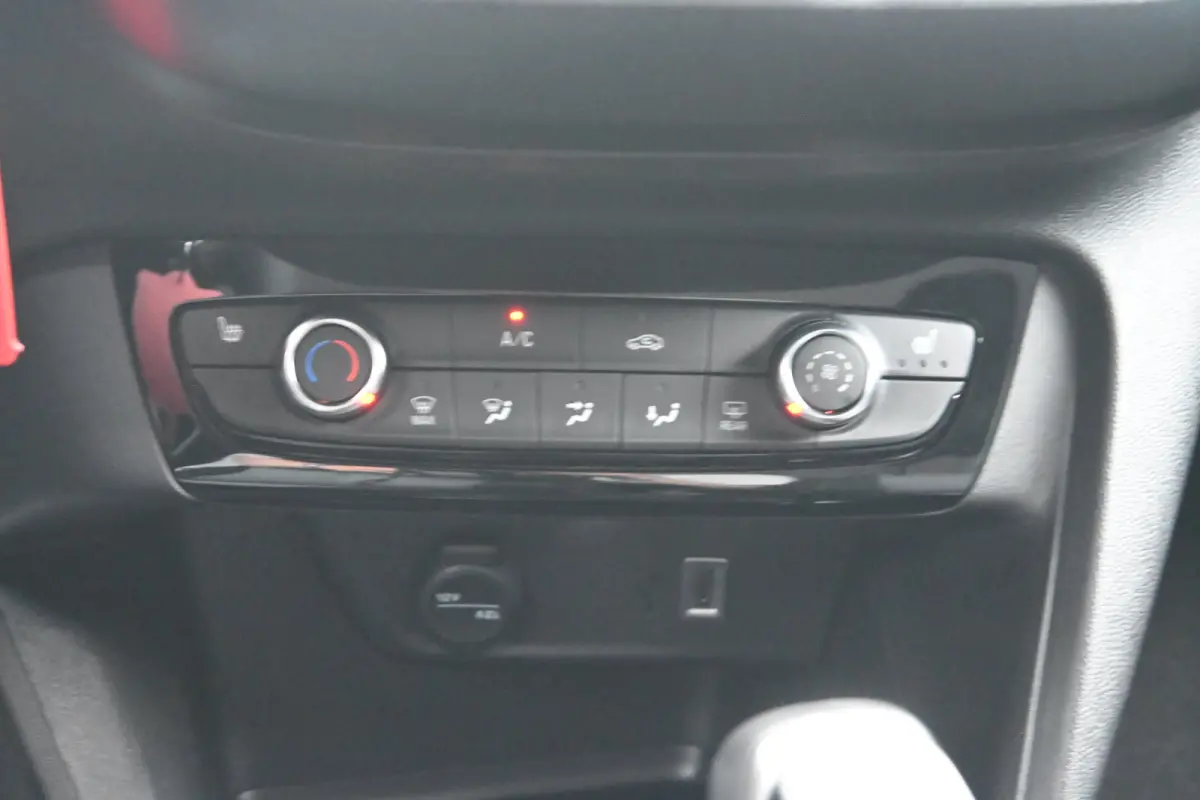 Edition 1.2T 100pk | Navigatie By App | Achteruitrijcamera | Cruise Control | !