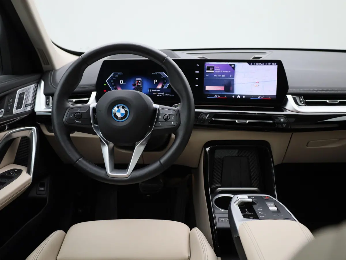 xDrive25e | Automaat | Leder | Panorama dak | Stoel verwarming | Virtual cockpit | Harman Kardon | Memory Seats | Apple Carplay / Android Auto | Achteruitrijcamera 360 | Climate Control | Cr