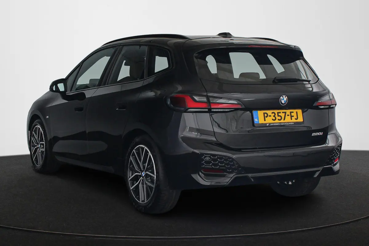 220i M Sport Trekhaak Leder Stoelverwarming 360-Camera