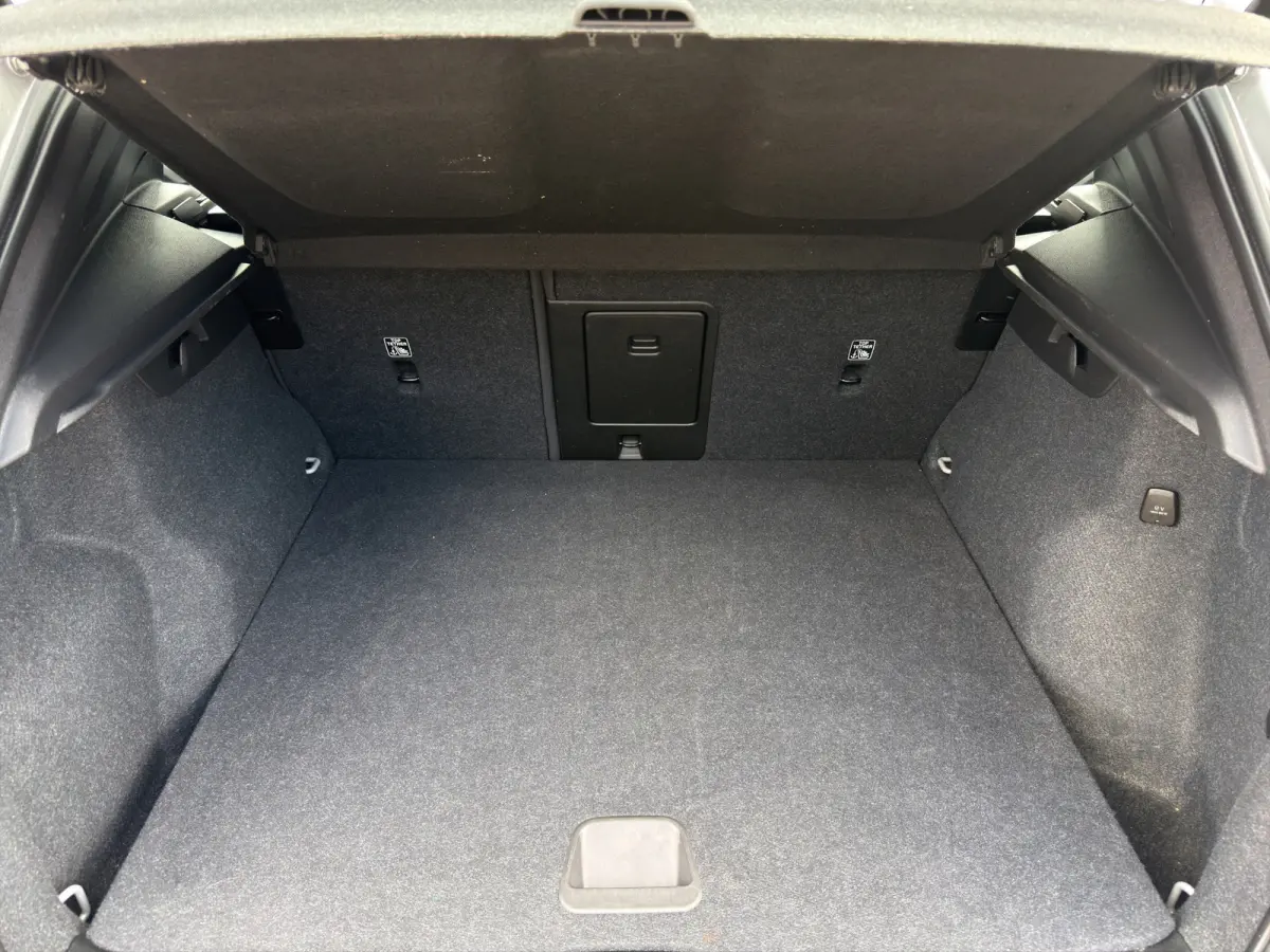 T5 Business Pro | Apple Carplay/Android Auto | Cruise control adaptief | Dodehoekdetectie | Stuurwiel en stoelen verwarmd |