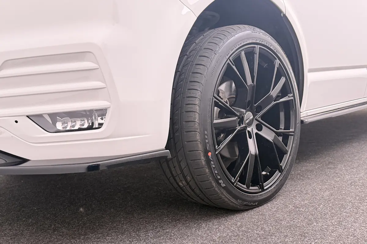 2.0 TDI 150PK Aut. L2H1 R-Line 20" Velgen Maxton-Pakket Trekhaak