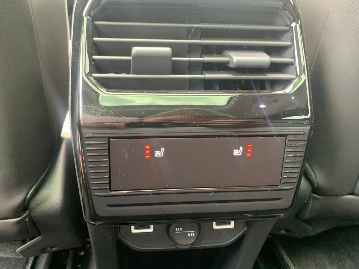 Max Comfort Range 74 kWh 360 Camera | Cruise Adaptief | Elektrische Stoelen(Massage) | Keyless | LMV 19" | LED | Pano | Stoelverwarming/verkoeling | Warmtepomp |