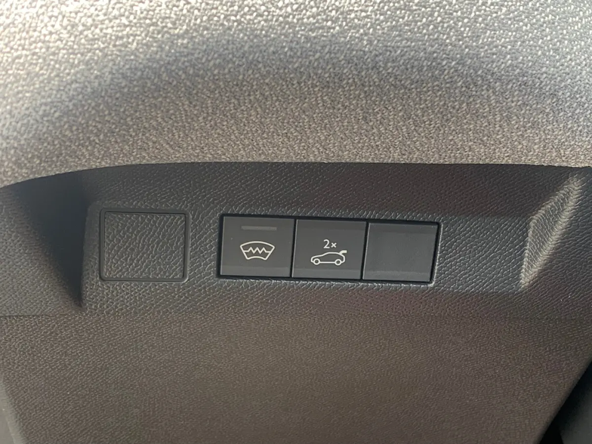 Max Comfort Range 74 kWh 360 Camera | Cruise Adaptief | Elektrische Stoelen(Massage) | Keyless | LMV 19" | LED | Pano | Stoelverwarming/verkoeling | Warmtepomp |