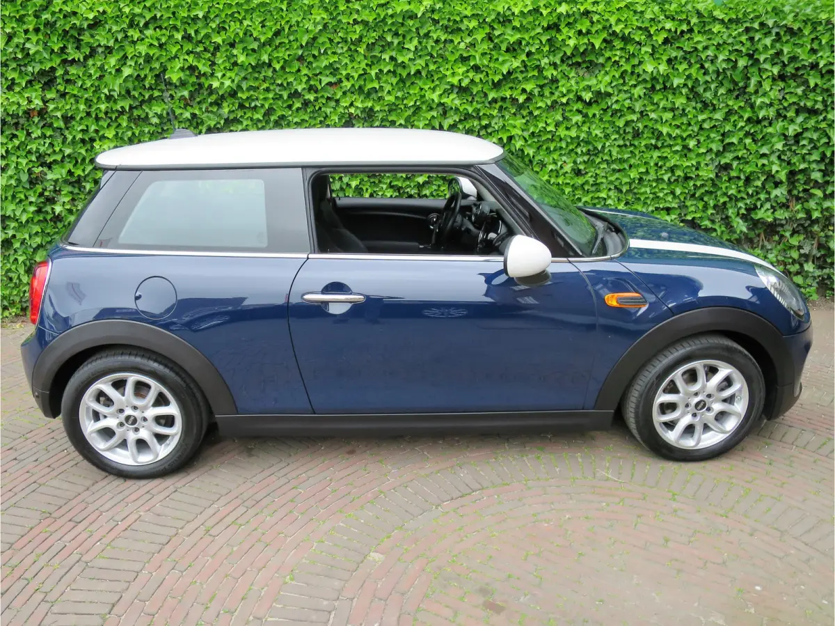 1.5 Pepper F56 LCI met Navi, Apple CarPlay, Leer, PDC en 16"