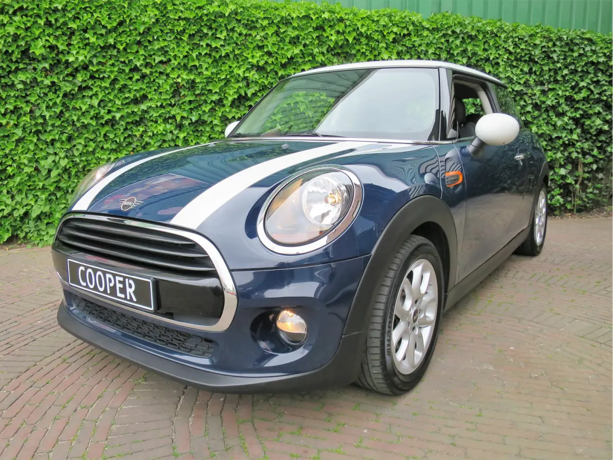 1.5 Pepper F56 LCI met Navi, Apple CarPlay, Leer, PDC en 16"