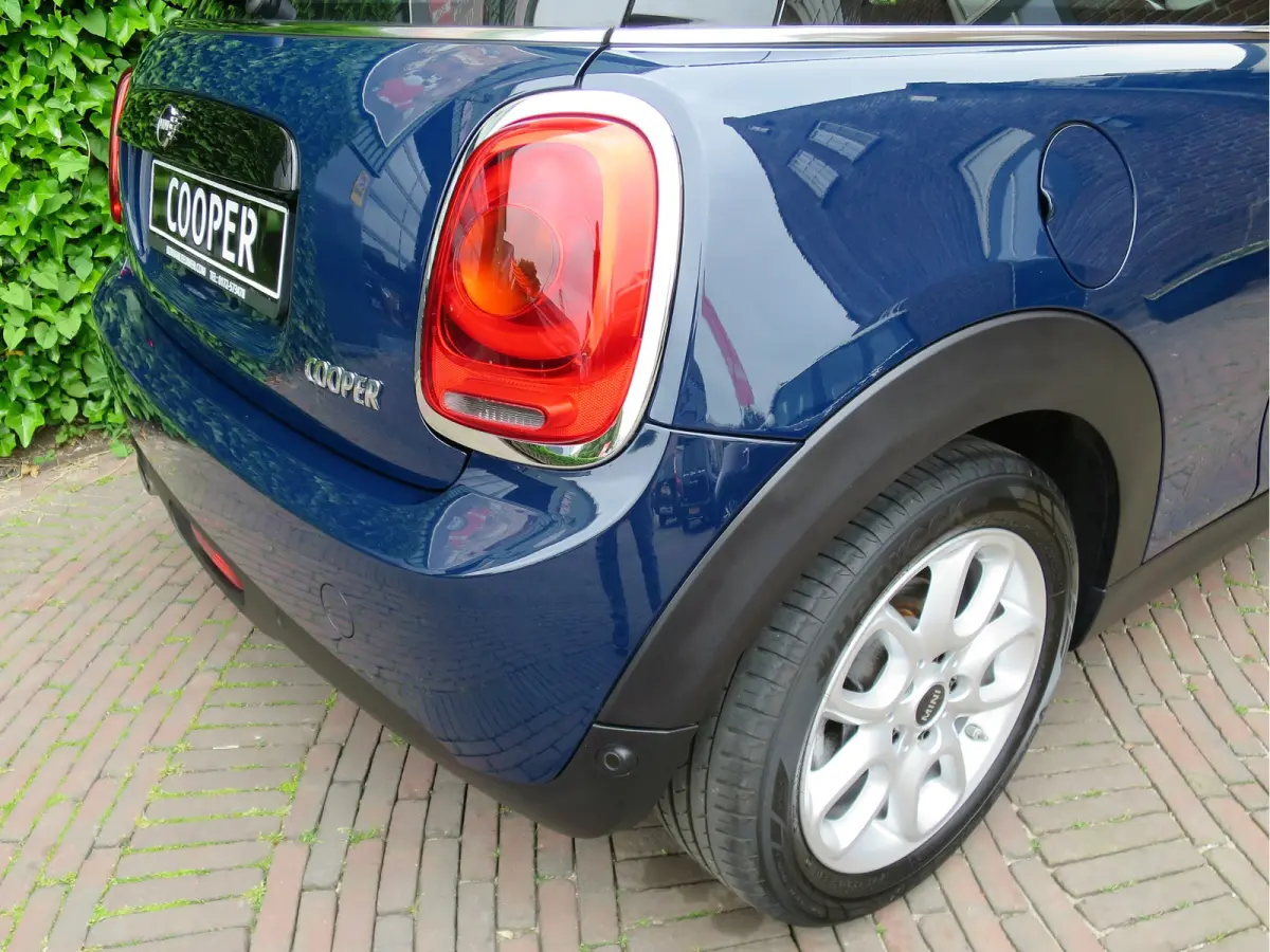 1.5 Pepper F56 LCI met Navi, Apple CarPlay, Leer, PDC en 16"