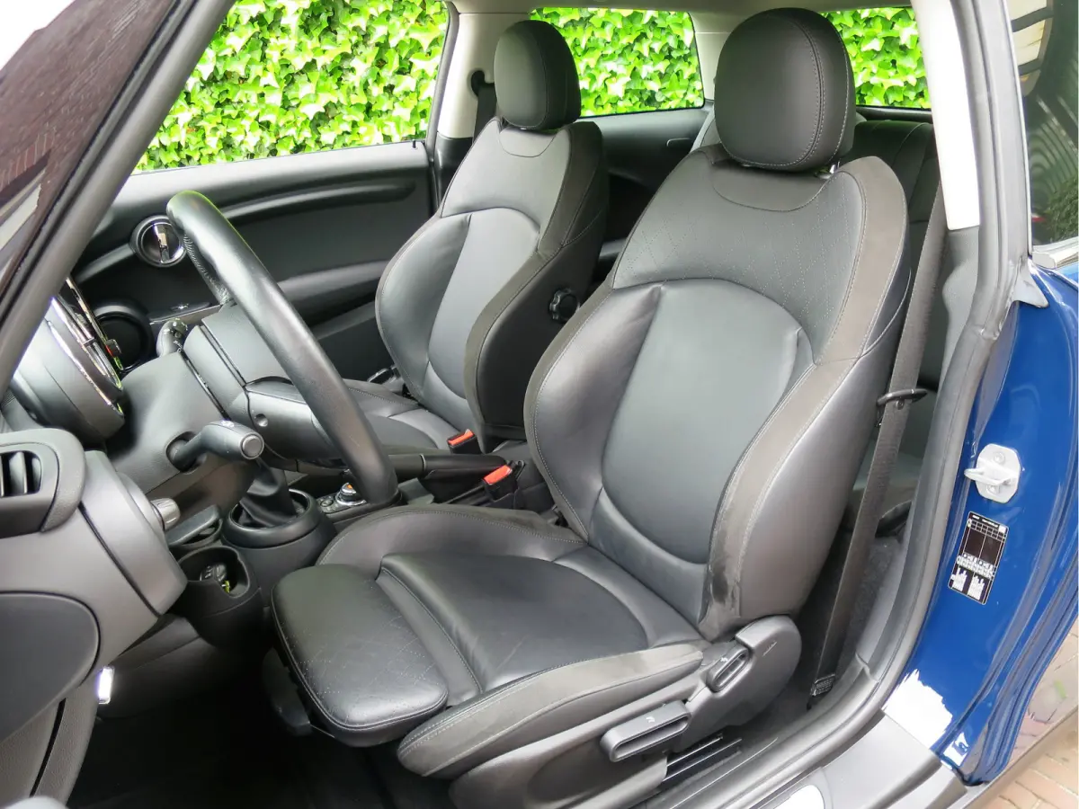 1.5 Pepper F56 LCI met Navi, Apple CarPlay, Leer, PDC en 16"