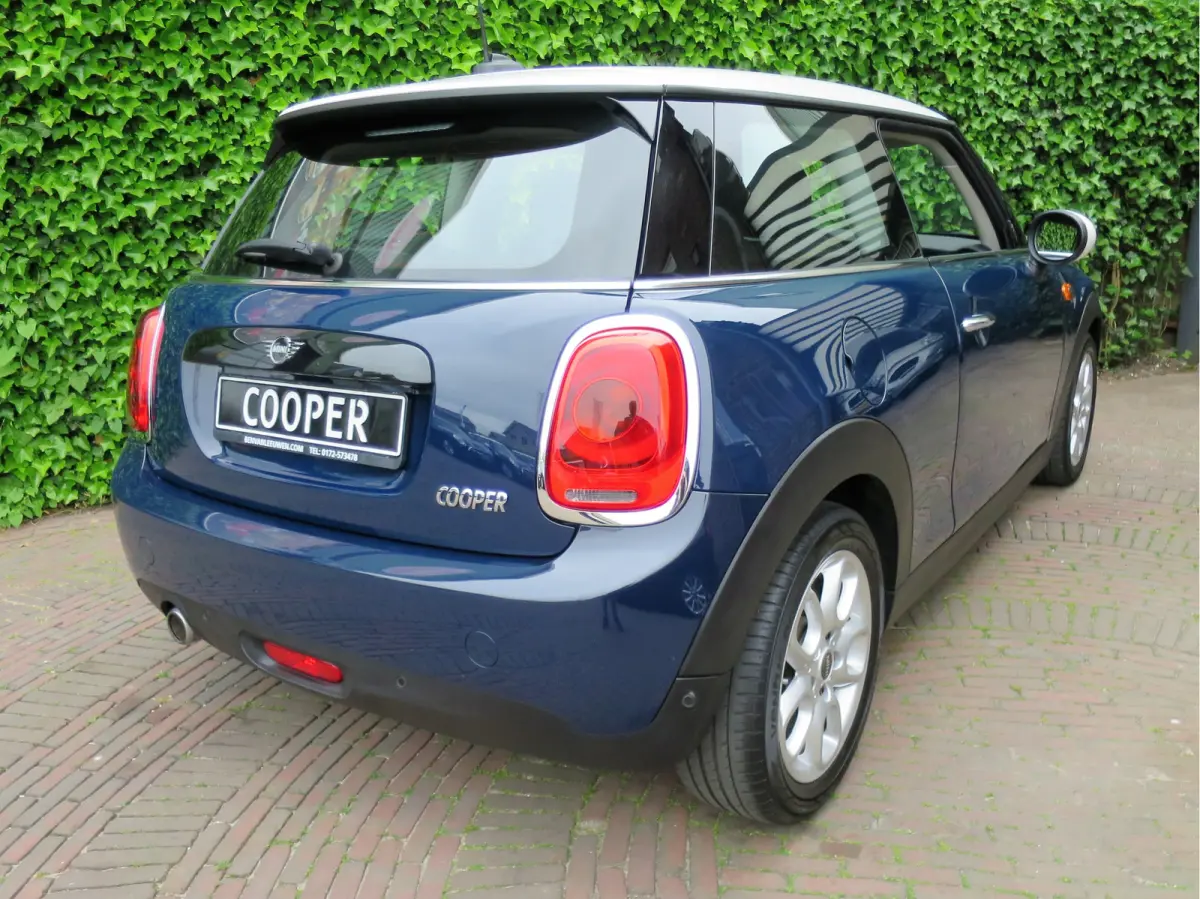 1.5 Pepper F56 LCI met Navi, Apple CarPlay, Leer, PDC en 16"