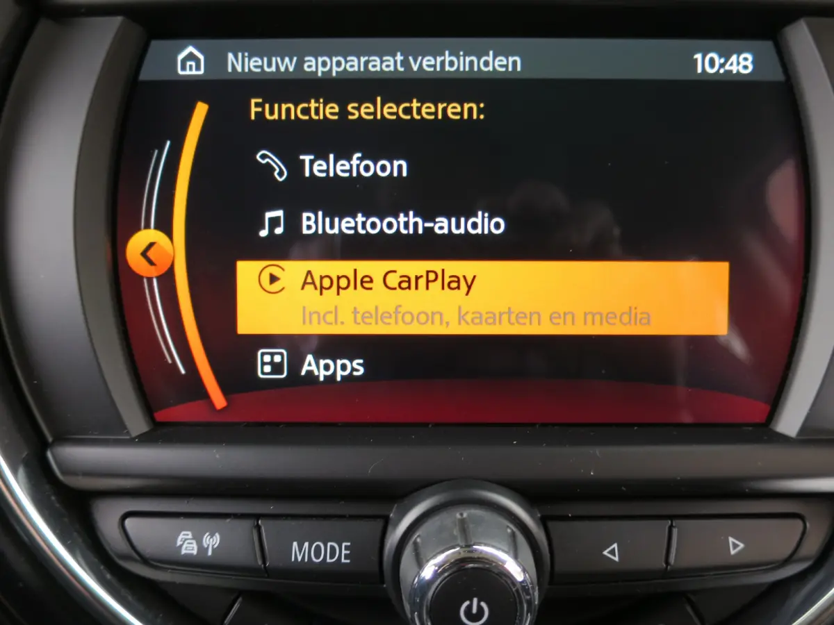 1.5 Pepper F56 LCI met Navi, Apple CarPlay, Leer, PDC en 16"