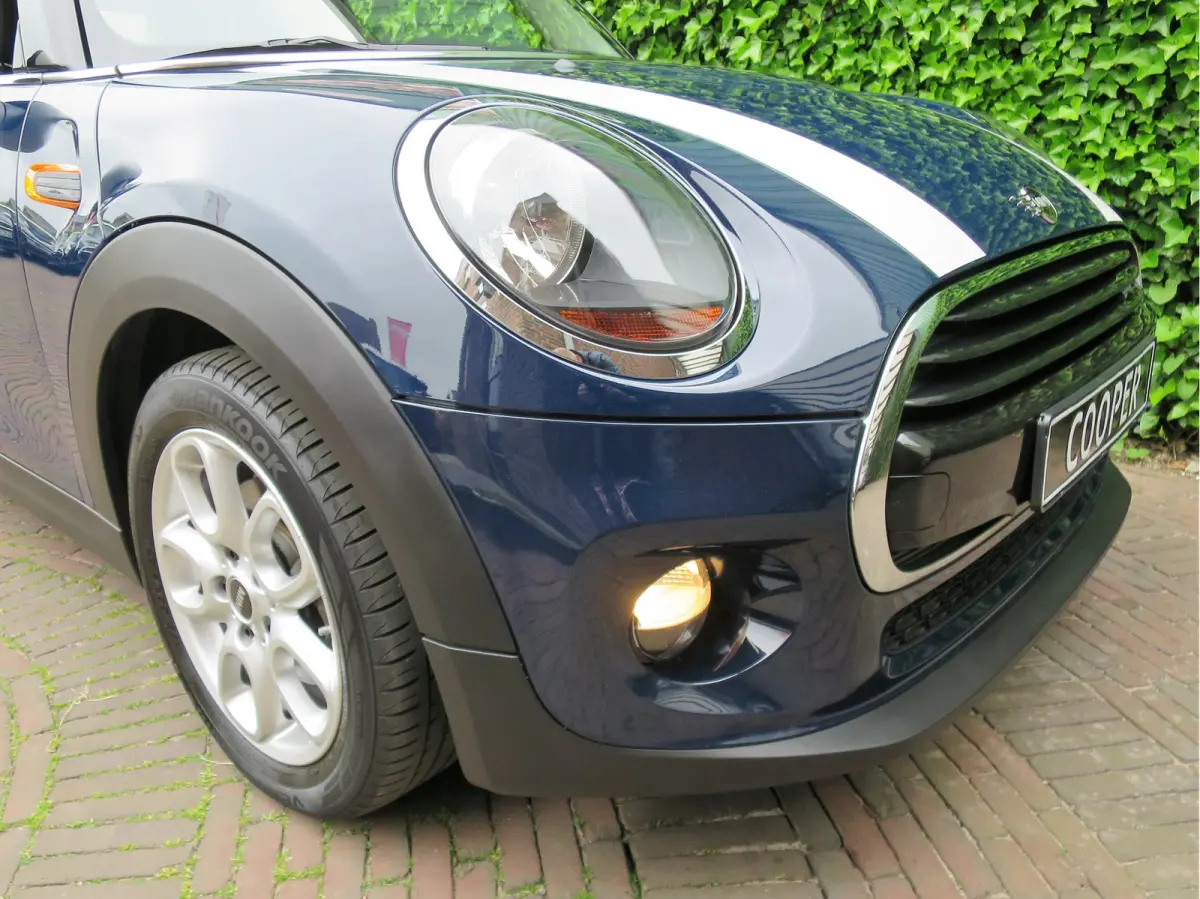 1.5 Pepper F56 LCI met Navi, Apple CarPlay, Leer, PDC en 16"