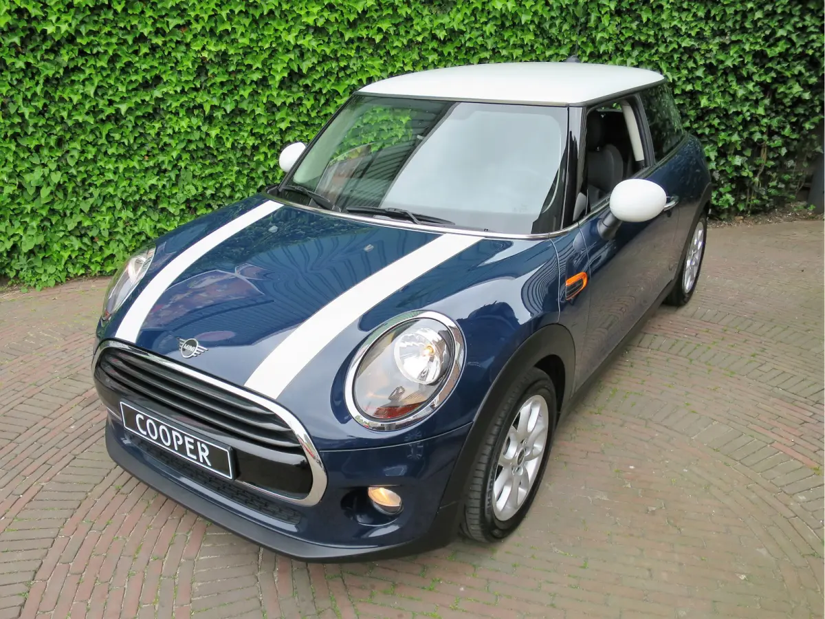 1.5 Pepper F56 LCI met Navi, Apple CarPlay, Leer, PDC en 16"
