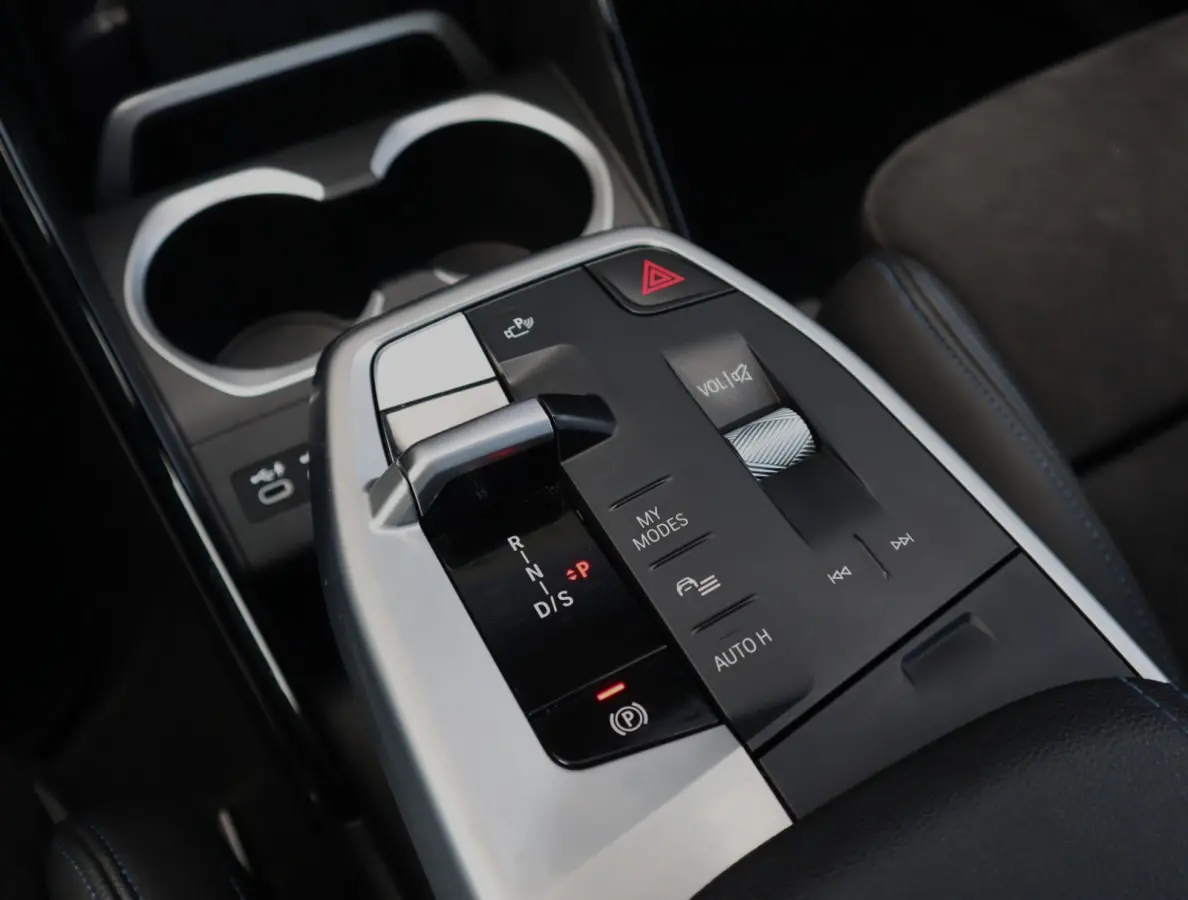 xDrive25e M Sport | Pano | H+K | Massage | BLIS