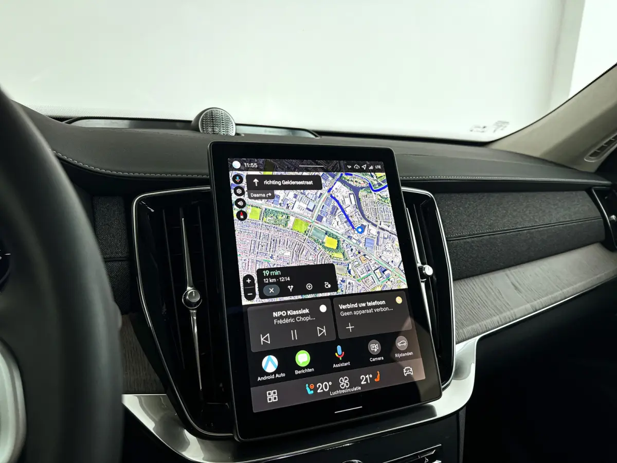 T8 Plug-in hybrid AWD Ultra Dark | Panoramadak | 360º camera | Luchtvering | Head- Up display | Bowers & Wilkins | Stoelventilatie | Trekhaak
