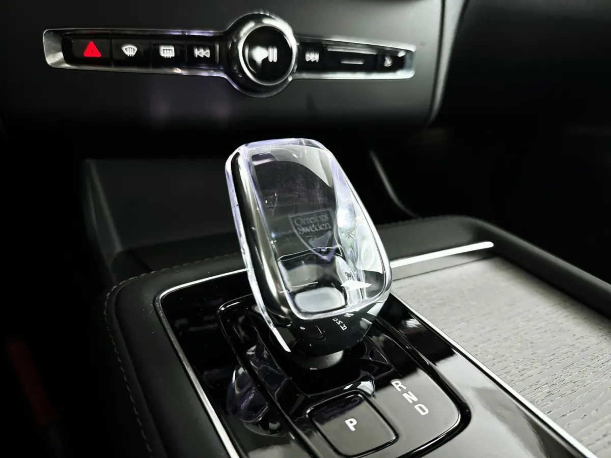 T8 Plug-in hybrid AWD Ultra Dark | Panoramadak | 360º camera | Luchtvering | Head- Up display | Bowers & Wilkins | Stoelventilatie | Trekhaak