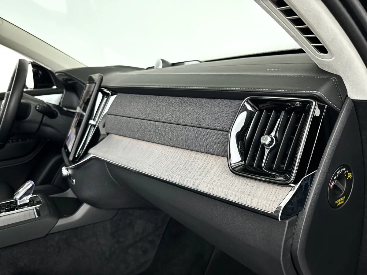 T8 Plug-in hybrid AWD Ultra Dark | Panoramadak | 360º camera | Luchtvering | Head- Up display | Bowers & Wilkins | Stoelventilatie | Trekhaak