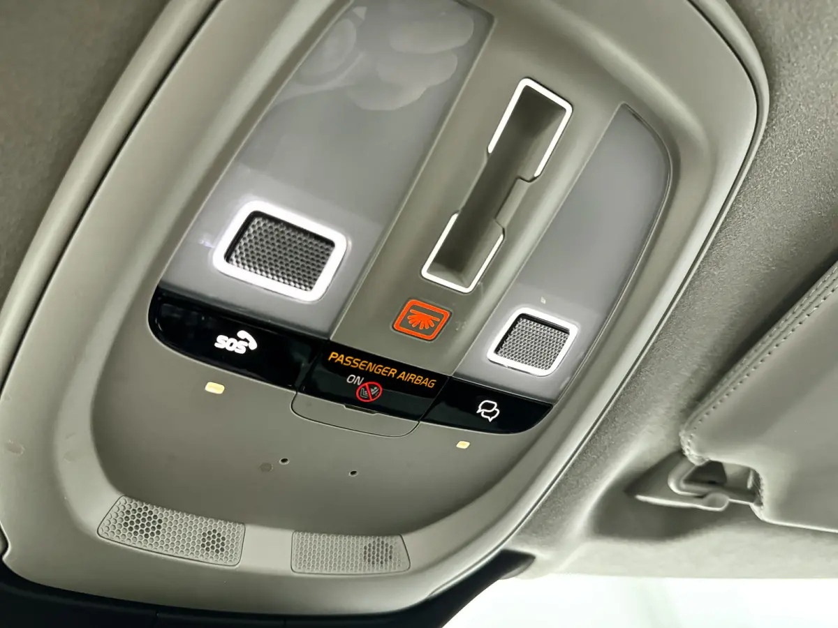 T8 Plug-in hybrid AWD Ultra Dark | Panoramadak | 360º camera | Luchtvering | Head- Up display | Bowers & Wilkins | Stoelventilatie | Trekhaak