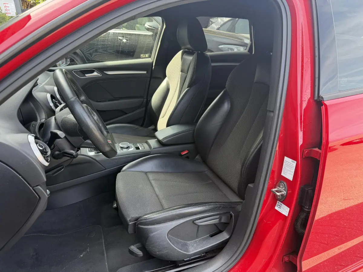 35 TFSI CoD Sport S Line | Navigatie | Parkeersensoren | 18 Inch Lichtmetalen Velgen | Climate Control |