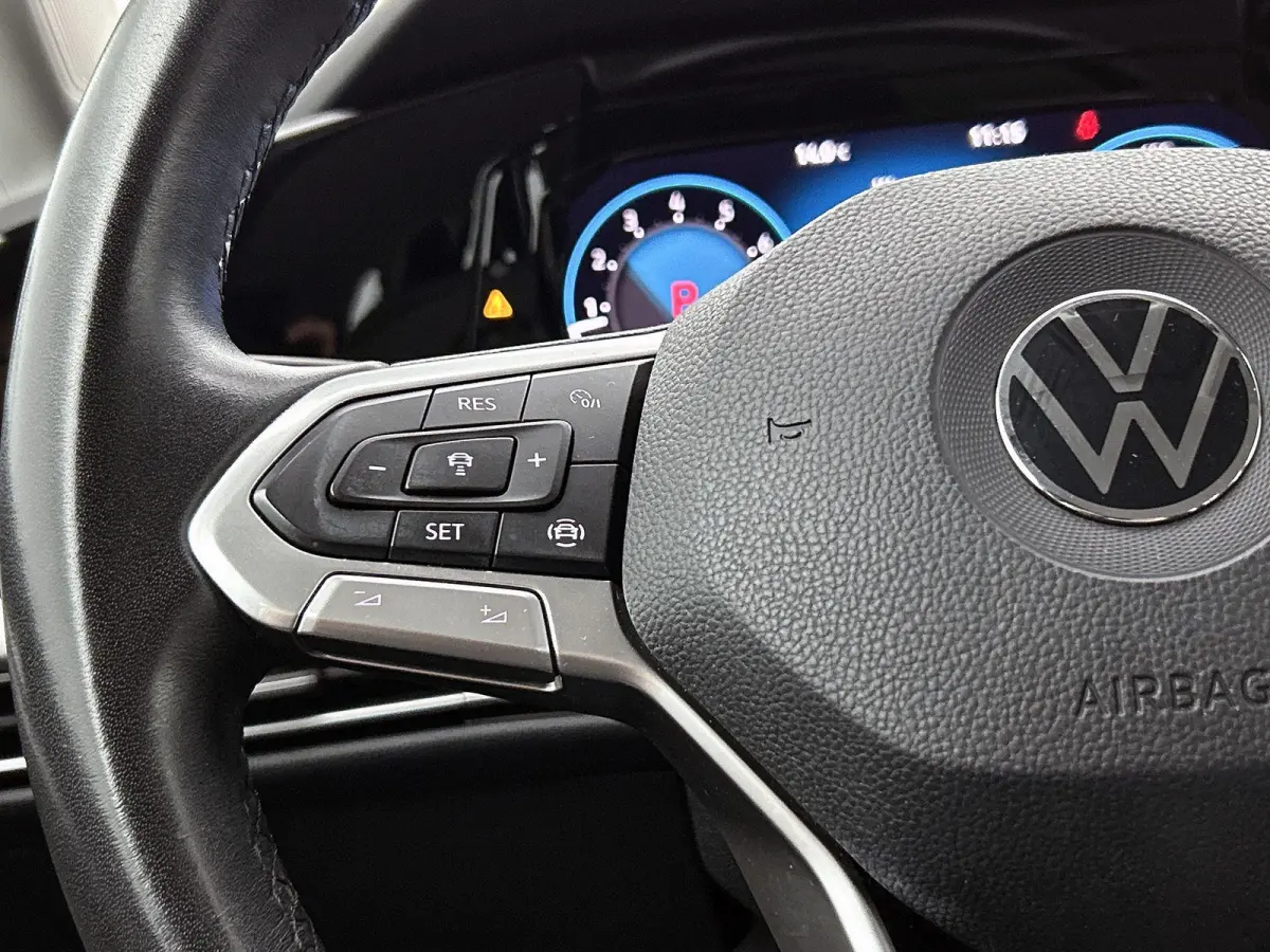 1.5 eTSI Life Business 1 eerdere eigenaar | Trekhaak | Apple Carplay | Android Auto | Stoelverwarming | Cruise Control Adaptief | Dakrails | Parkeersensor Voor en Achter | Sfeerverlichting