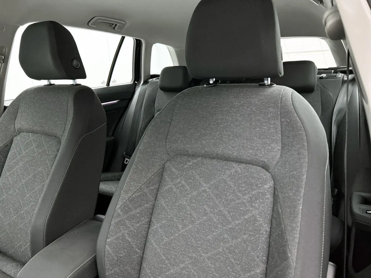 1.5 eTSI Life Business 1 eerdere eigenaar | Trekhaak | Apple Carplay | Android Auto | Stoelverwarming | Cruise Control Adaptief | Dakrails | Parkeersensor Voor en Achter | Sfeerverlichting