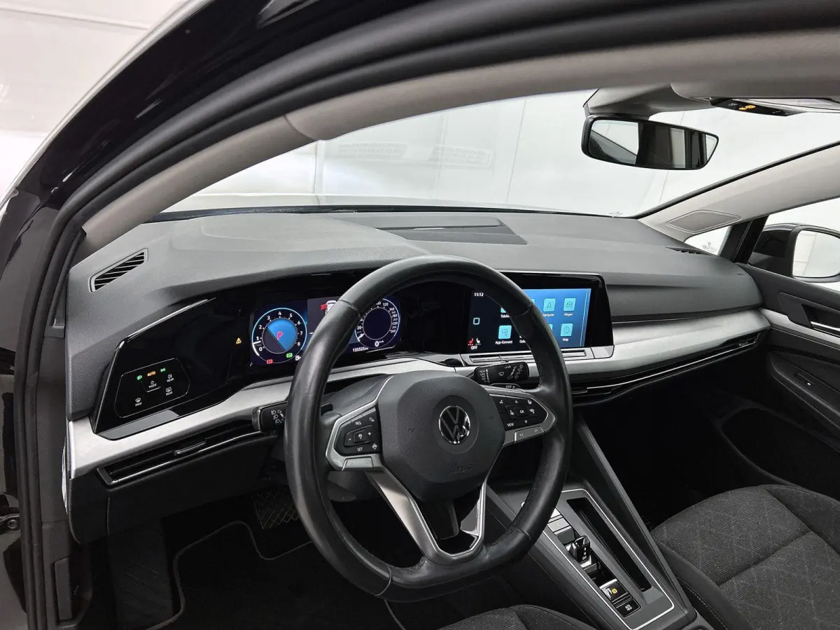 1.5 eTSI Life Business 1 eerdere eigenaar | Trekhaak | Apple Carplay | Android Auto | Stoelverwarming | Cruise Control Adaptief | Dakrails | Parkeersensor Voor en Achter | Sfeerverlichting