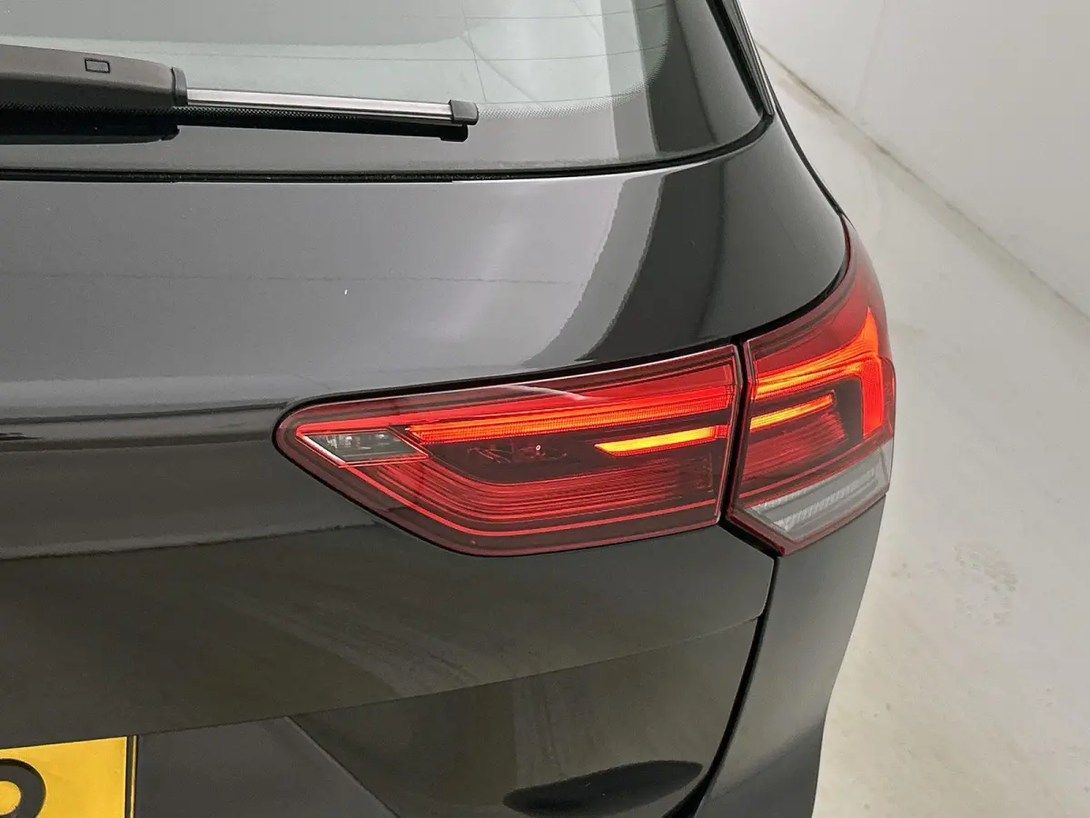 1.5 eTSI Life Business 1 eerdere eigenaar | Trekhaak | Apple Carplay | Android Auto | Stoelverwarming | Cruise Control Adaptief | Dakrails | Parkeersensor Voor en Achter | Sfeerverlichting