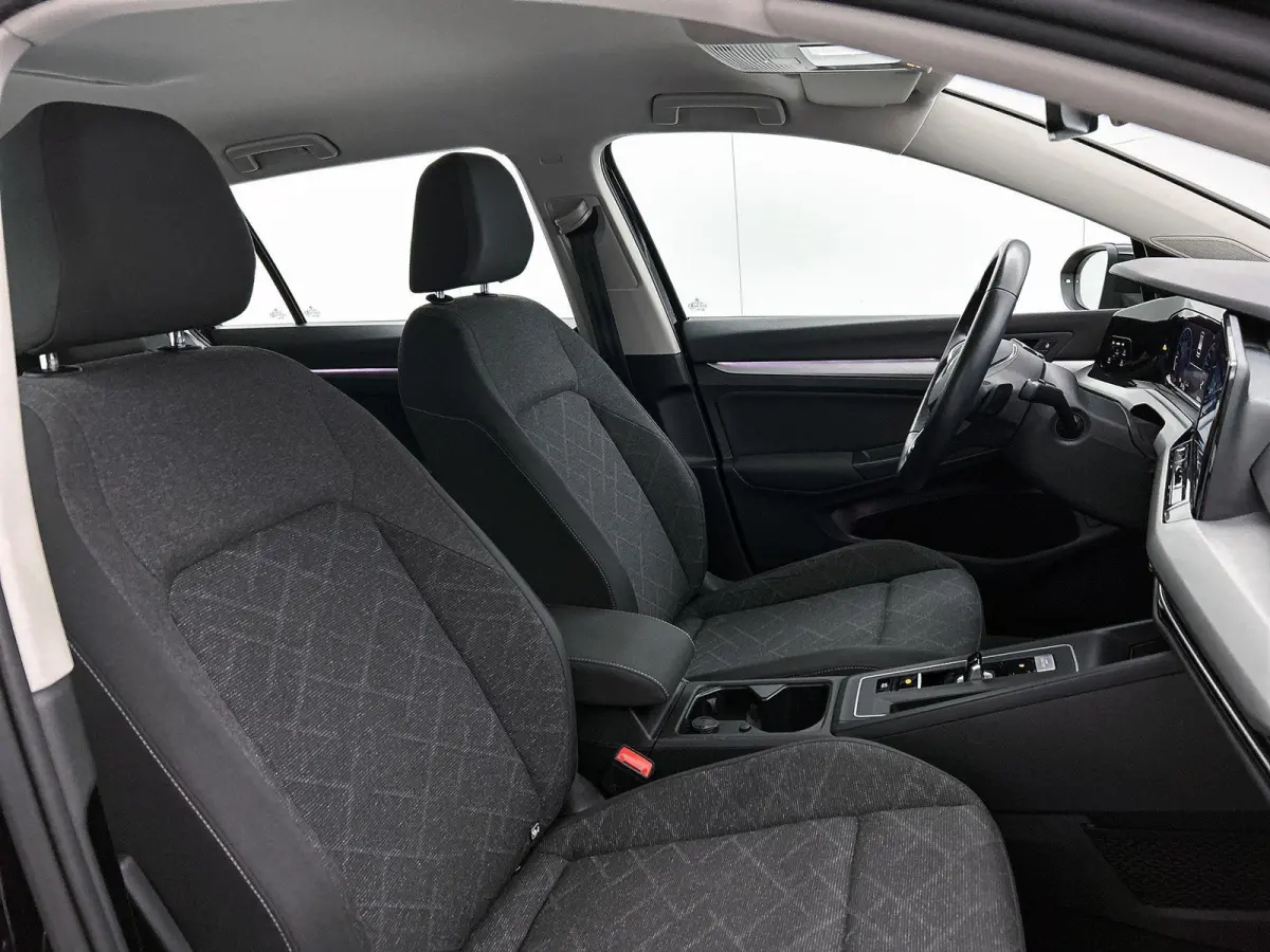 1.5 eTSI Life Business 1 eerdere eigenaar | Trekhaak | Apple Carplay | Android Auto | Stoelverwarming | Cruise Control Adaptief | Dakrails | Parkeersensor Voor en Achter | Sfeerverlichting