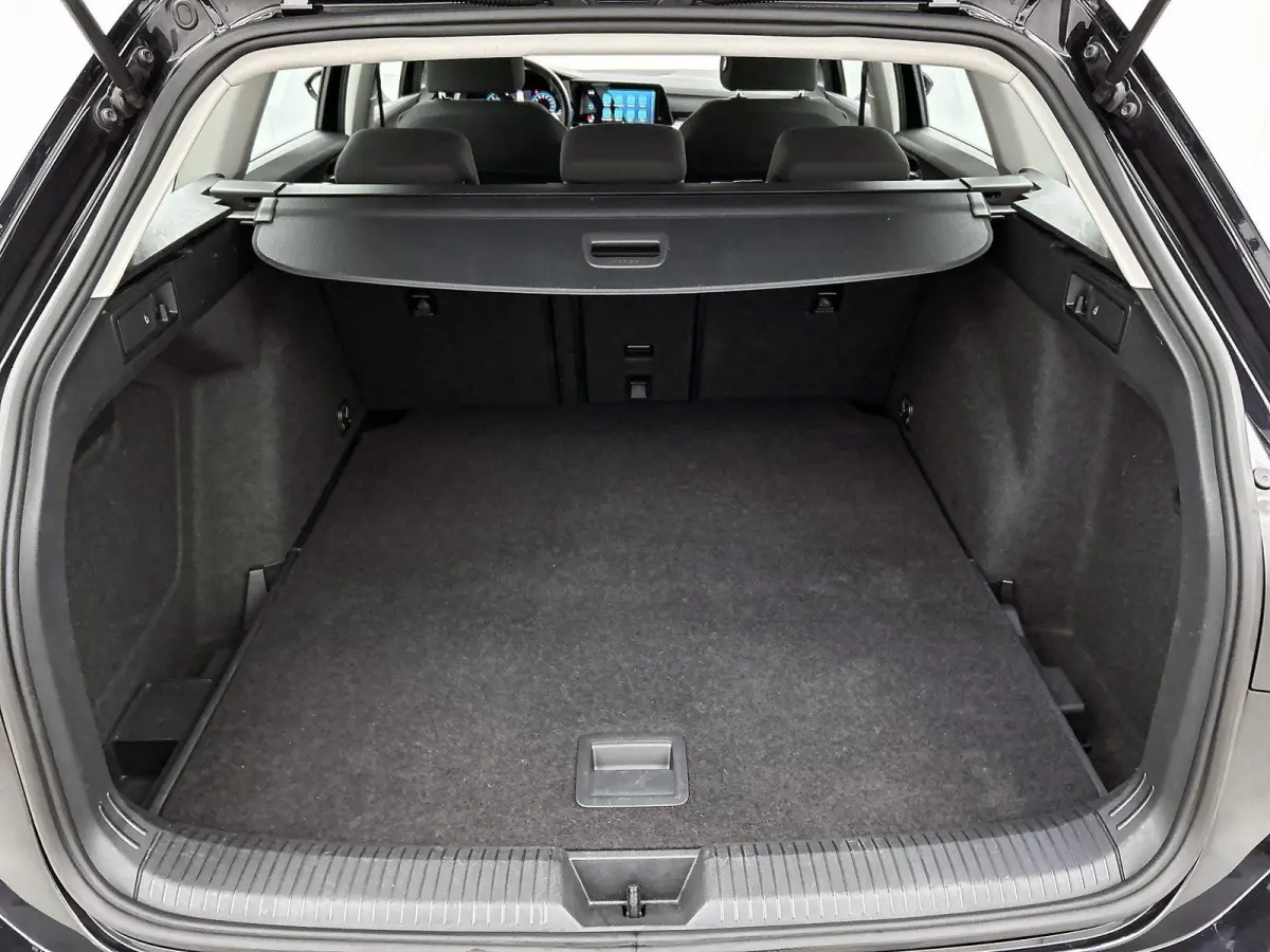 1.5 eTSI Life Business 1 eerdere eigenaar | Trekhaak | Apple Carplay | Android Auto | Stoelverwarming | Cruise Control Adaptief | Dakrails | Parkeersensor Voor en Achter | Sfeerverlichting