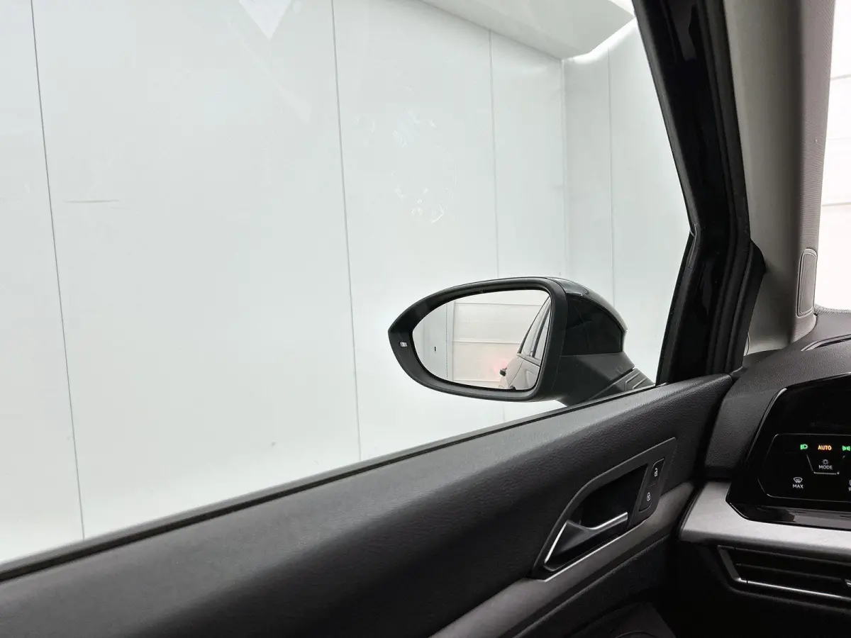 1.5 eTSI Life Business 1 eerdere eigenaar | Trekhaak | Apple Carplay | Android Auto | Stoelverwarming | Cruise Control Adaptief | Dakrails | Parkeersensor Voor en Achter | Sfeerverlichting