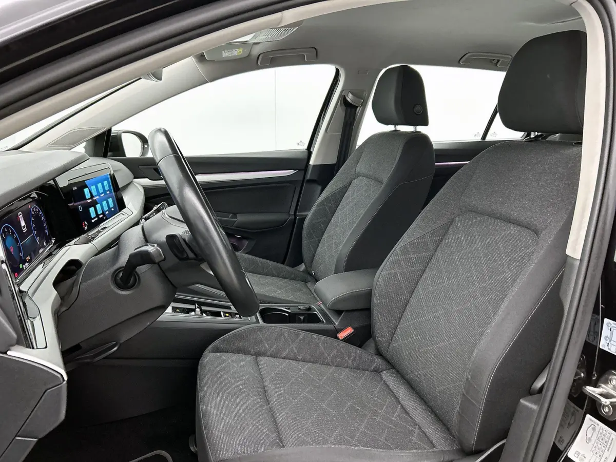 1.5 eTSI Life Business 1 eerdere eigenaar | Trekhaak | Apple Carplay | Android Auto | Stoelverwarming | Cruise Control Adaptief | Dakrails | Parkeersensor Voor en Achter | Sfeerverlichting