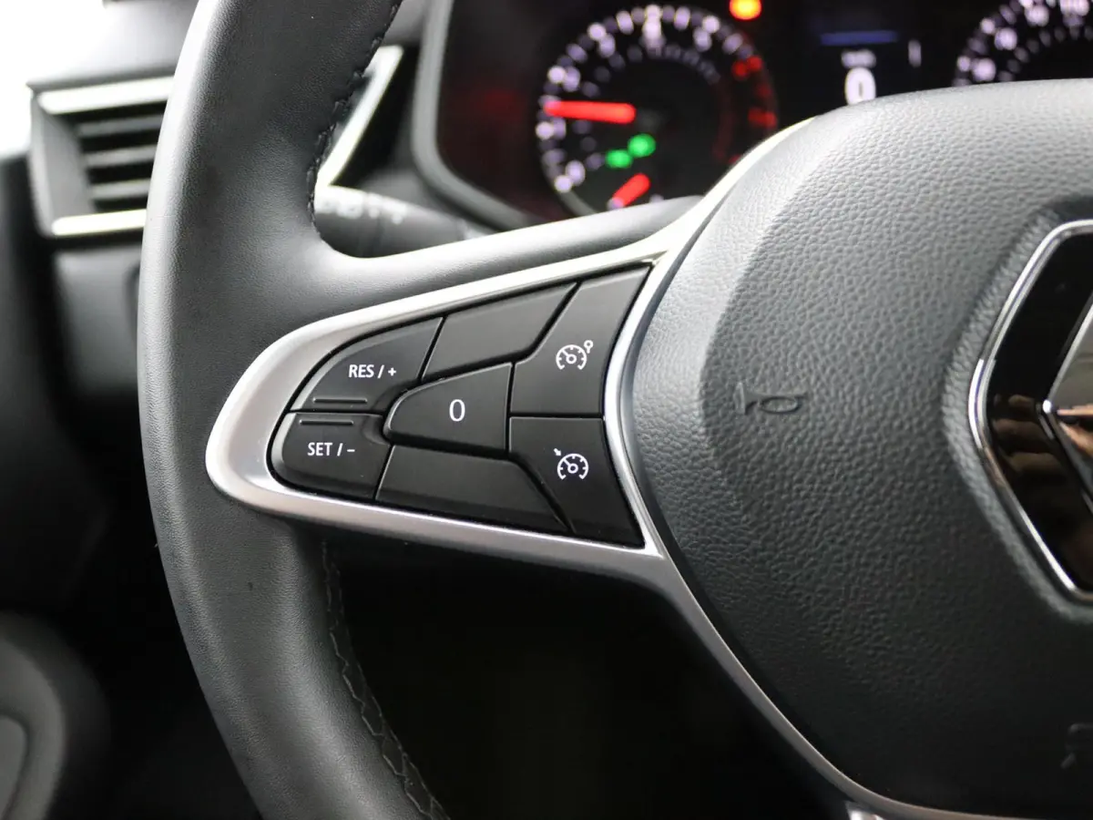 TCe 90 Zen | Navigatie | Parkeersensoren |