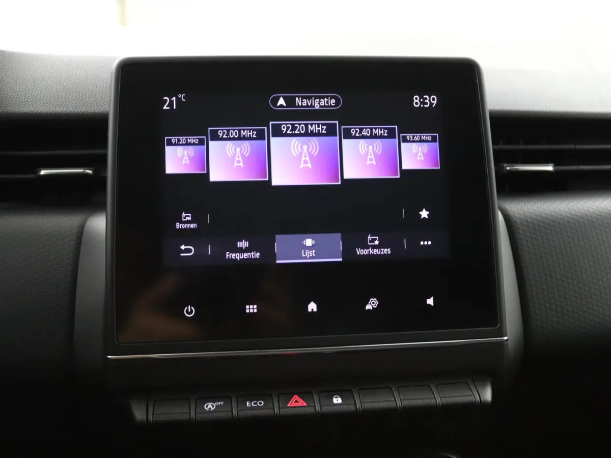 TCe 90 Zen | Navigatie | Parkeersensoren |