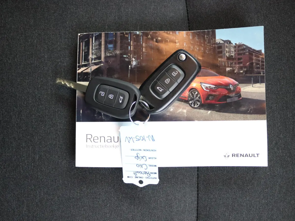 TCe 90 Zen | Navigatie | Parkeersensoren |