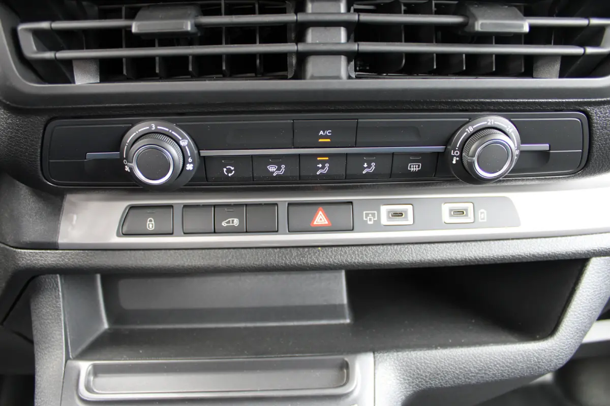 75 kWh 2-2-2-3 OPSTELLING | 9 PERSOONS | 8 JAAR GARANTIE | CAMERA | NAVI | DRAADLOOS CARPLAY |
