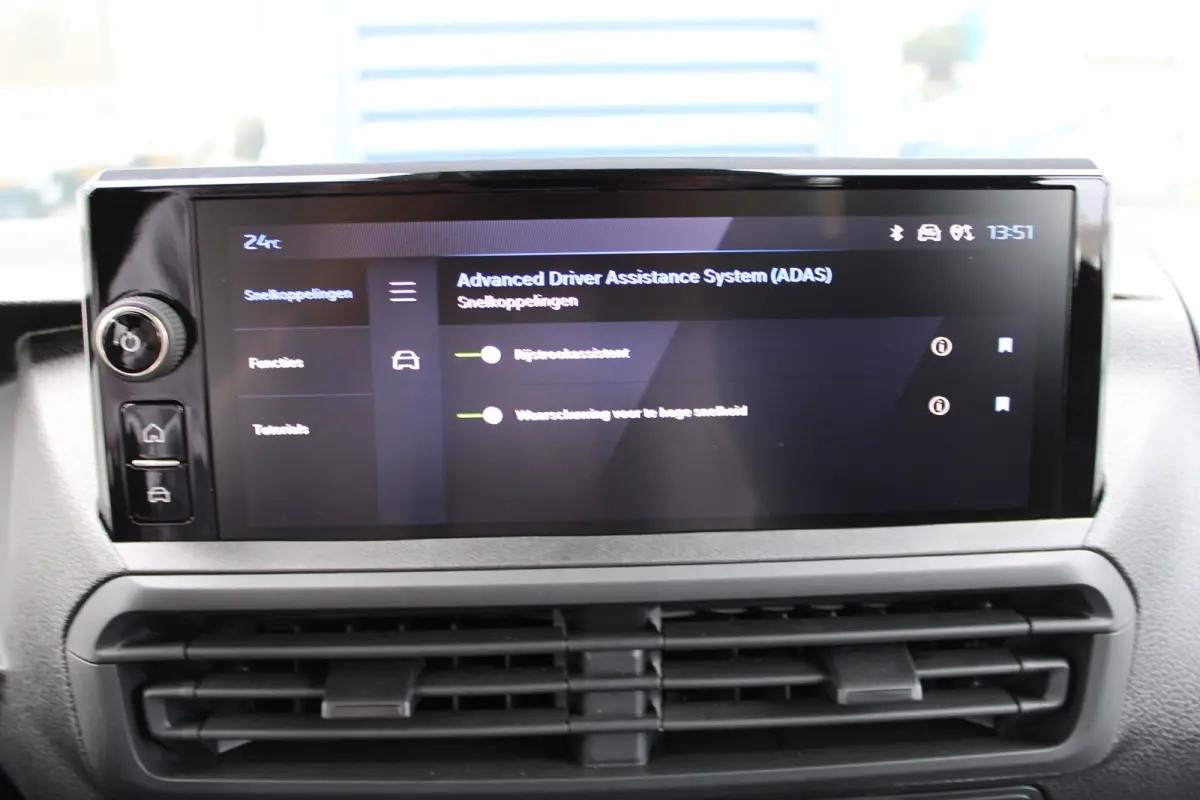 75 kWh 2-2-2-3 OPSTELLING | 9 PERSOONS | 8 JAAR GARANTIE | CAMERA | NAVI | DRAADLOOS CARPLAY |