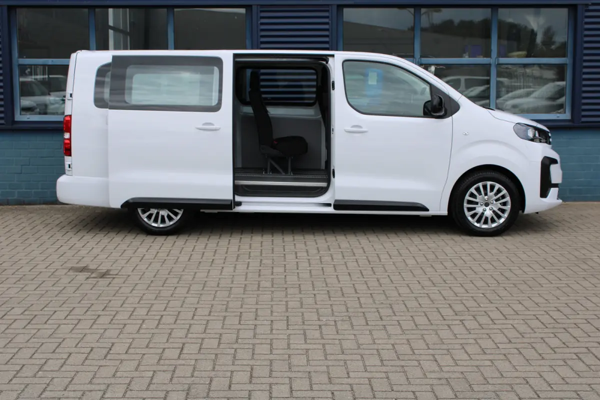 75 kWh 2-2-2-3 OPSTELLING | 9 PERSOONS | 8 JAAR GARANTIE | CAMERA | NAVI | DRAADLOOS CARPLAY |