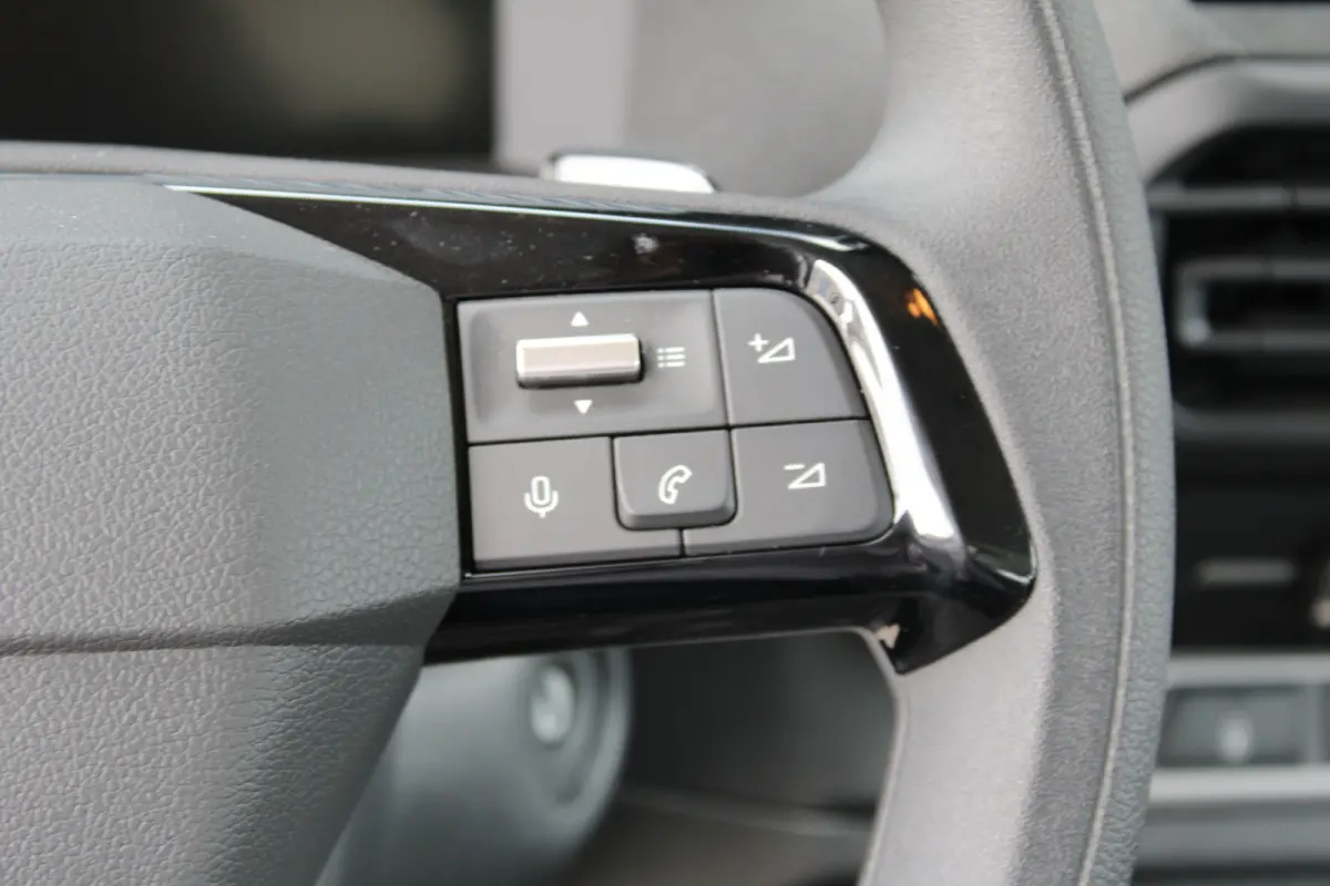 75 kWh 2-2-2-3 OPSTELLING | 9 PERSOONS | 8 JAAR GARANTIE | CAMERA | NAVI | DRAADLOOS CARPLAY |