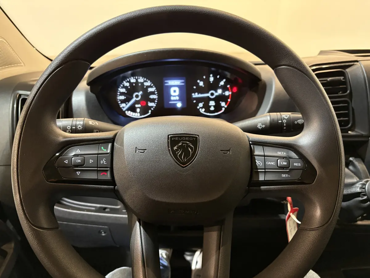 2.2 BlueHDi 140 PK L3H2 / Airco / Cruise Control / Camera / 3-Zits / 41.500 KM !!