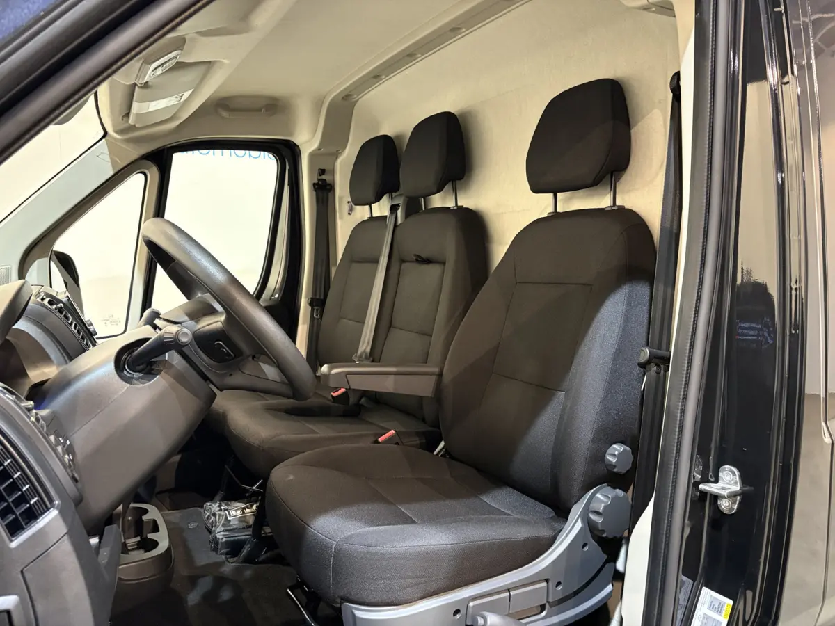 2.2 BlueHDi 140 PK L3H2 / Airco / Cruise Control / Camera / 3-Zits / 41.500 KM !!