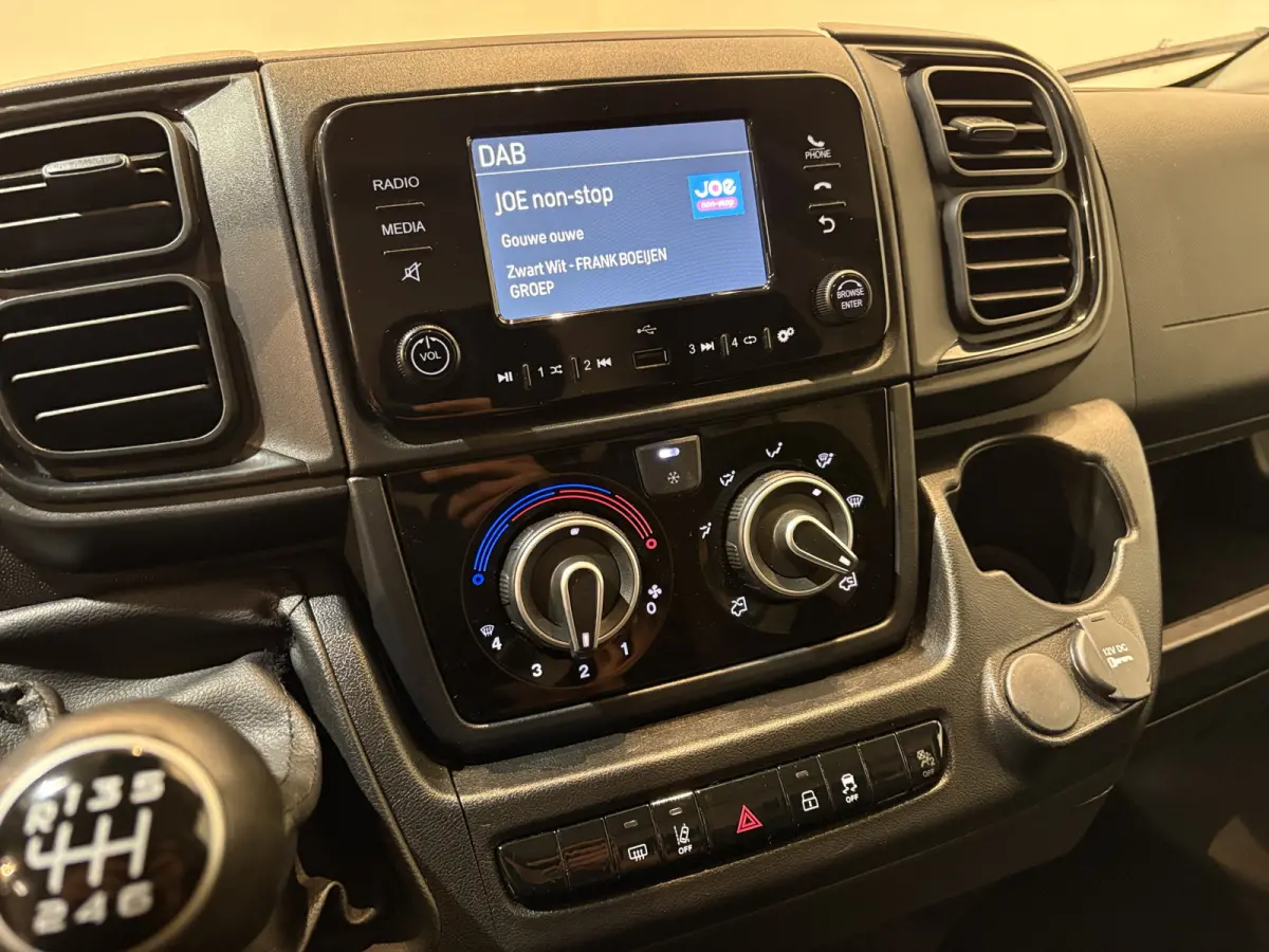 2.2 BlueHDi 140 PK L3H2 / Airco / Cruise Control / Camera / 3-Zits / 41.500 KM !!