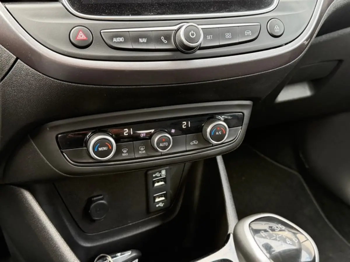 1.2 Turbo Innovation met Navigatie, Climate Controle, PDC