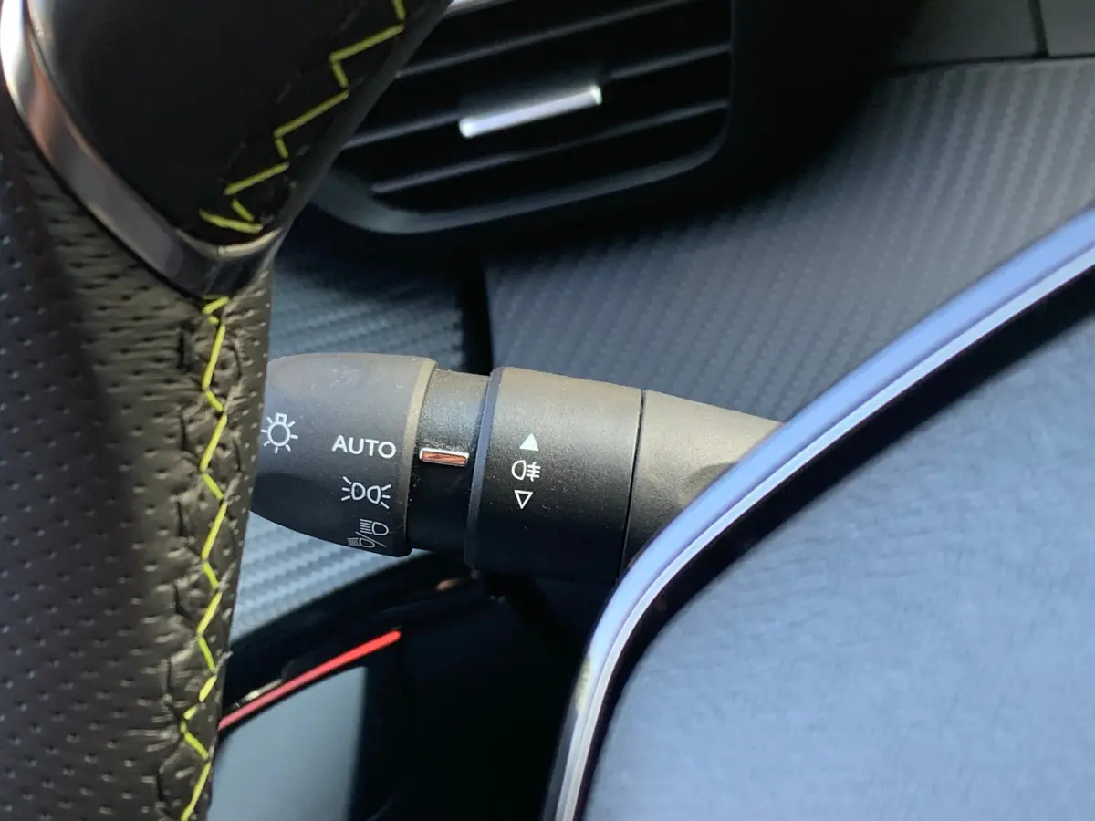 1.2 PureTech GT Pack Airco | Camera | Cruise Control | DAB | Keyless | LED | LMV 17" | Navi | PDC V&A |