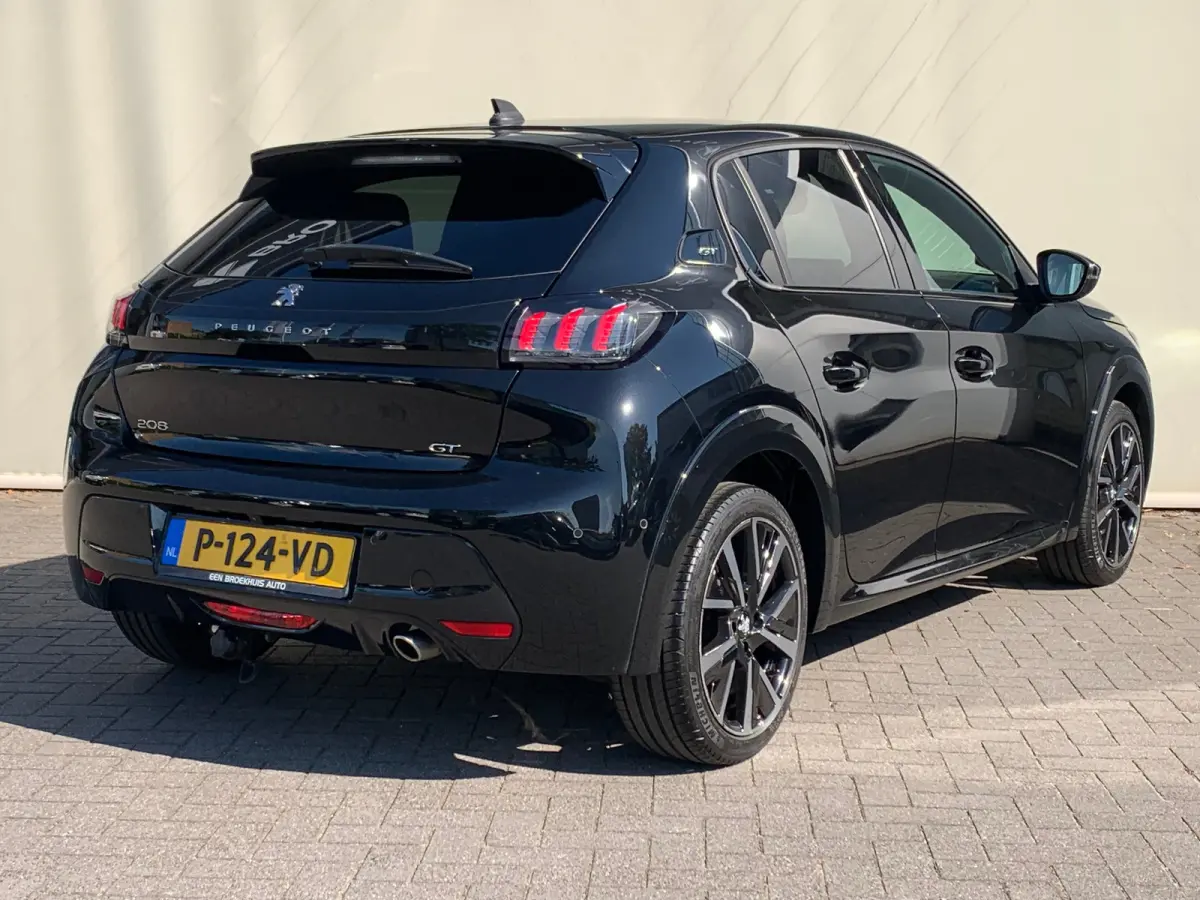 1.2 PureTech GT Pack Airco | Camera | Cruise Control | DAB | Keyless | LED | LMV 17" | Navi | PDC V&A |