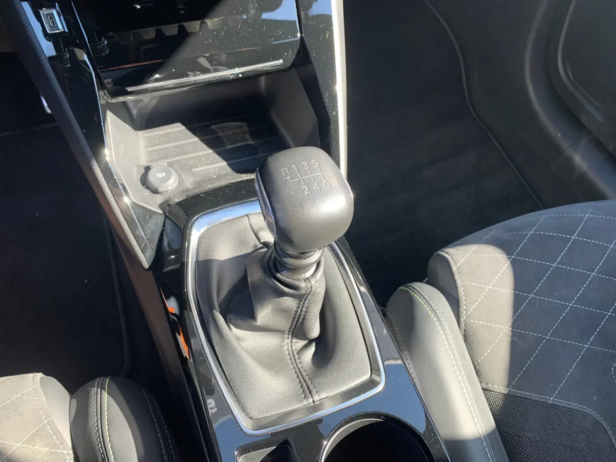 1.2 PureTech GT Pack Airco | Camera | Cruise Control | DAB | Keyless | LED | LMV 17" | Navi | PDC V&A |