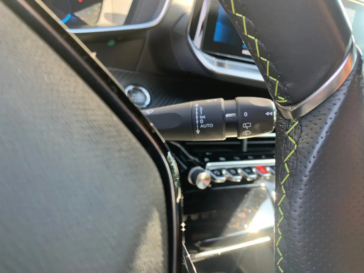 1.2 PureTech GT Pack Airco | Camera | Cruise Control | DAB | Keyless | LED | LMV 17" | Navi | PDC V&A |