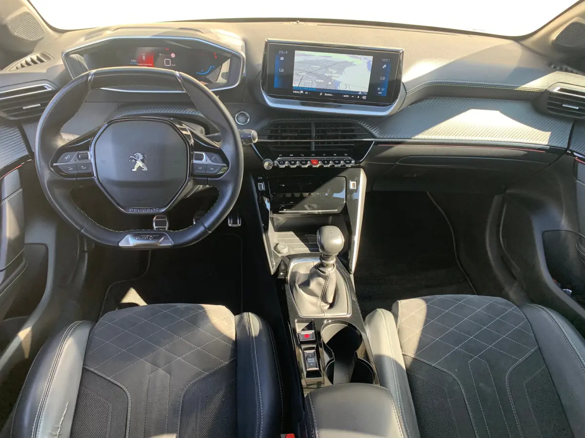 1.2 PureTech GT Pack Airco | Camera | Cruise Control | DAB | Keyless | LED | LMV 17" | Navi | PDC V&A |
