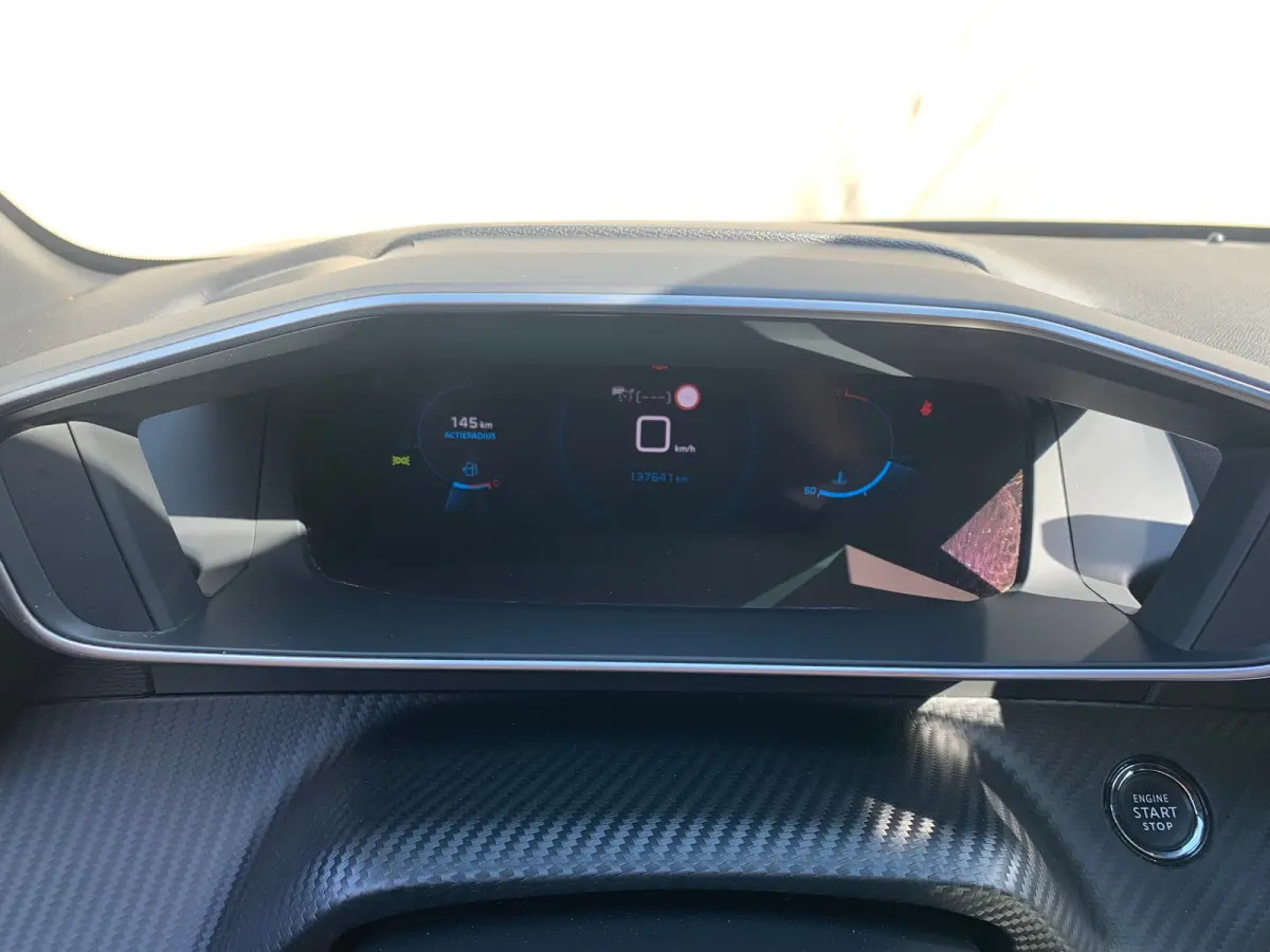 1.2 PureTech GT Pack Airco | Camera | Cruise Control | DAB | Keyless | LED | LMV 17" | Navi | PDC V&A |
