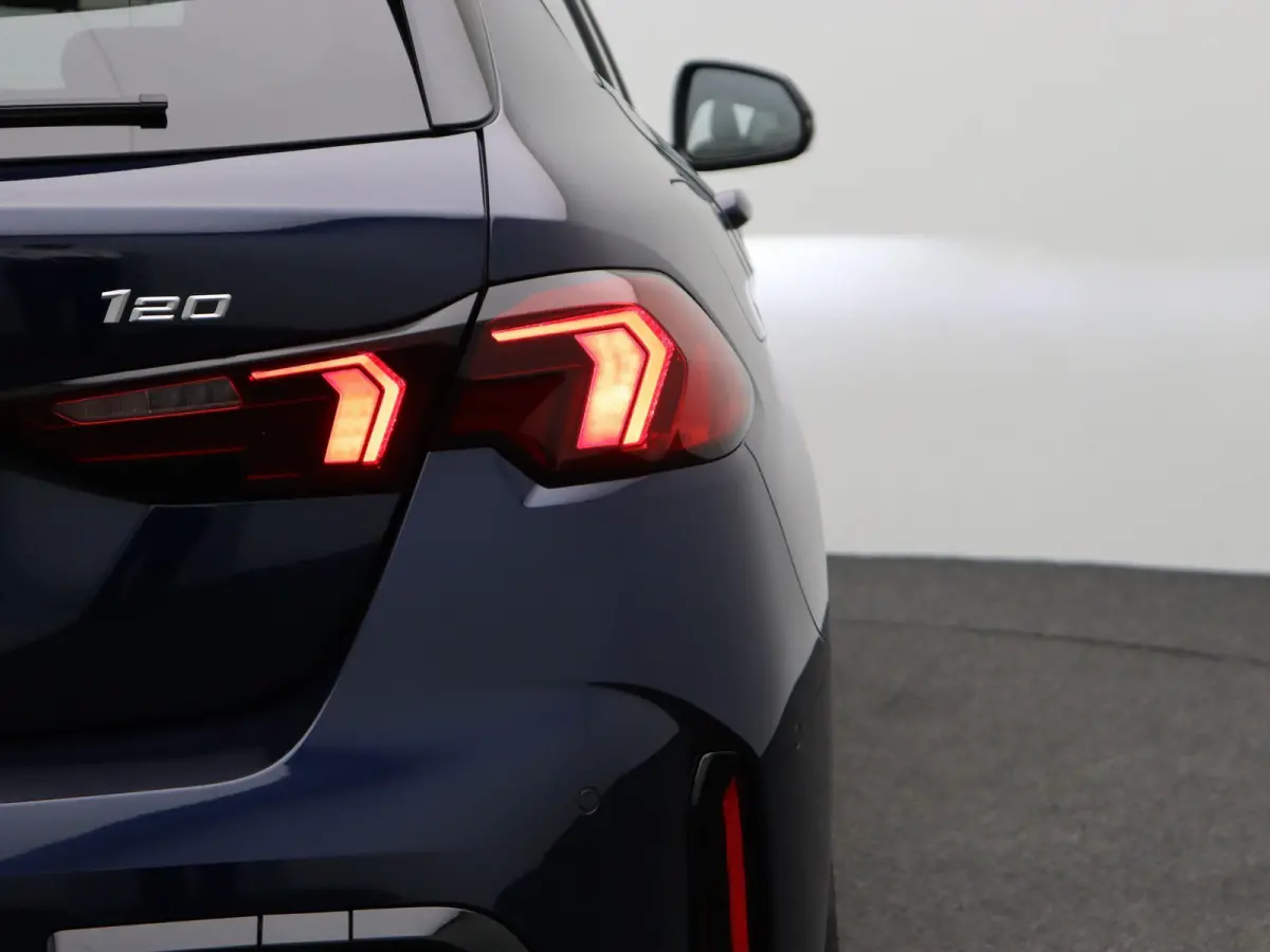 120 High Executive | M Sportpakket Pro | Innovation Pack