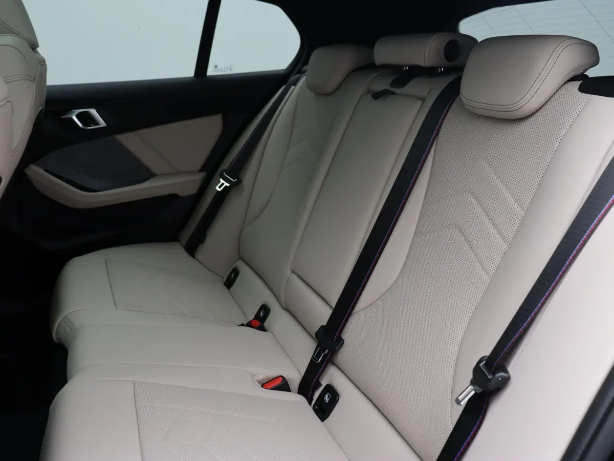 120 High Executive | M Sportpakket Pro | Innovation Pack